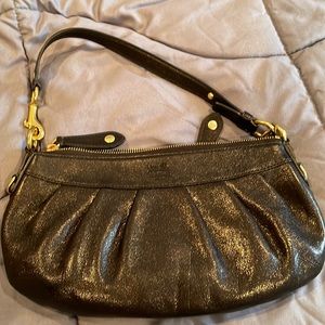 Coach leather shoulder bag! Great condition